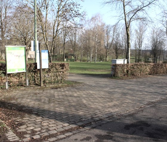 Wanderparkplatz Sportplatz Steckenborn, © Rursee-Touristik GmbH