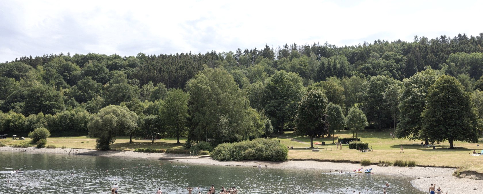 Die Naturbadestelle am Eiserbachsee, © Eifel Tourismus GmbH_Tobias Vollmer