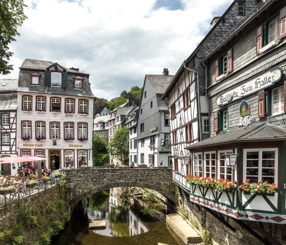 Viele Brücken führen über die Rur in Monschau, © Eifel Tourismus GmbH, Dominik Ketz
