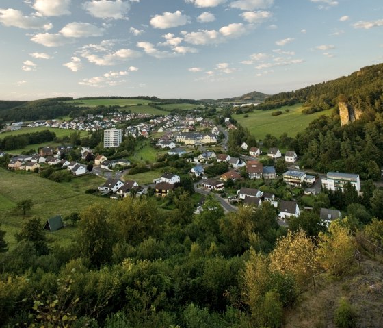 Blick auf Gerolstein vom Eifelsteig aus, © Eifel Tourismus/D. Ketz