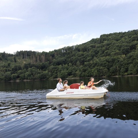 Waterfietsen op de Obersee, © Eifel Tourismus GmbH, Tobias Vollmer