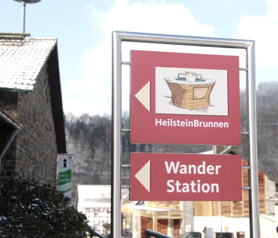 Station de repos pour randonneurs et fontaine de pierres médicinales, © Rursee-Touristik GmbH
